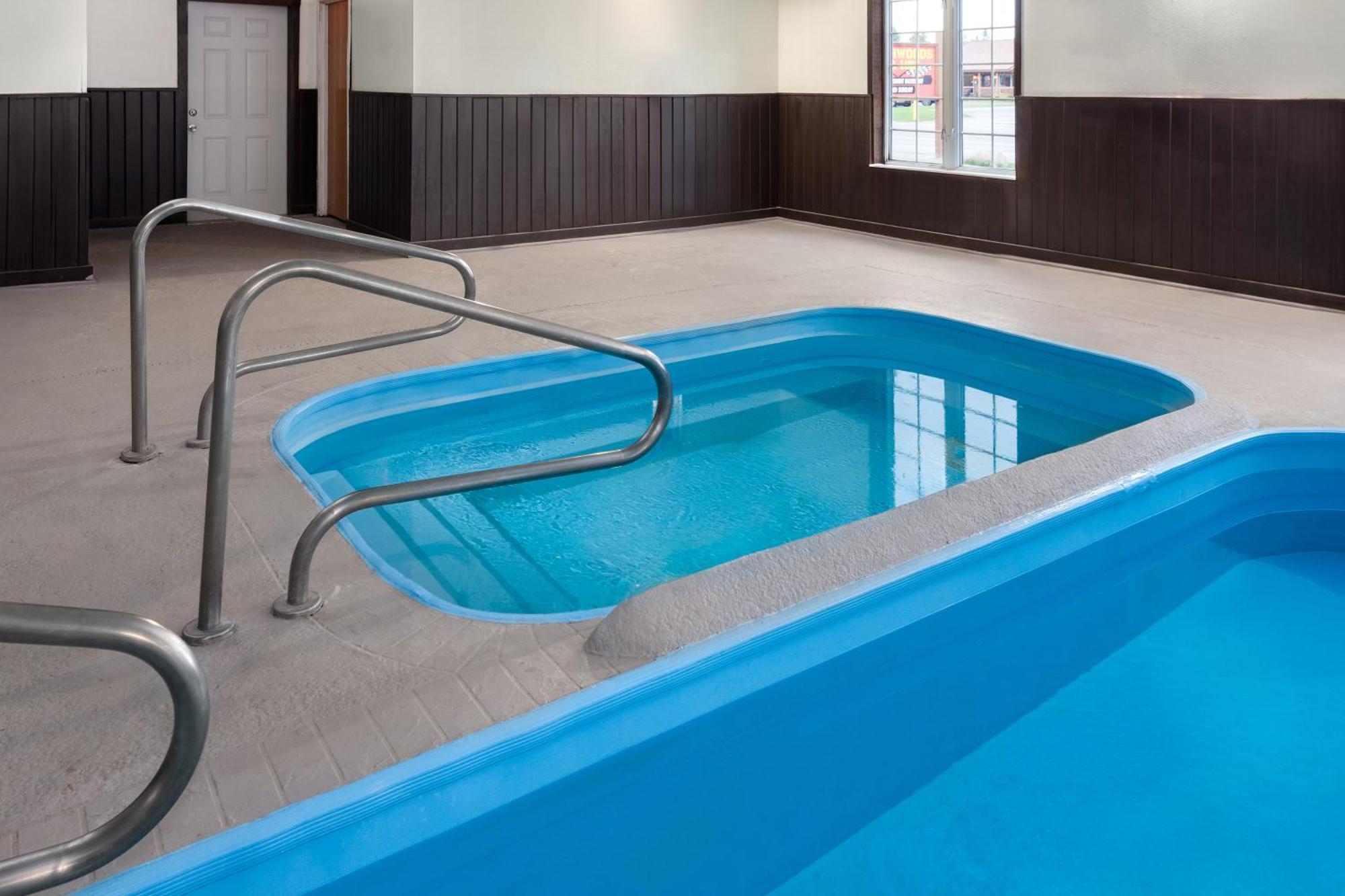 Americinn By Wyndham Eagle River Downtown מראה חיצוני תמונה