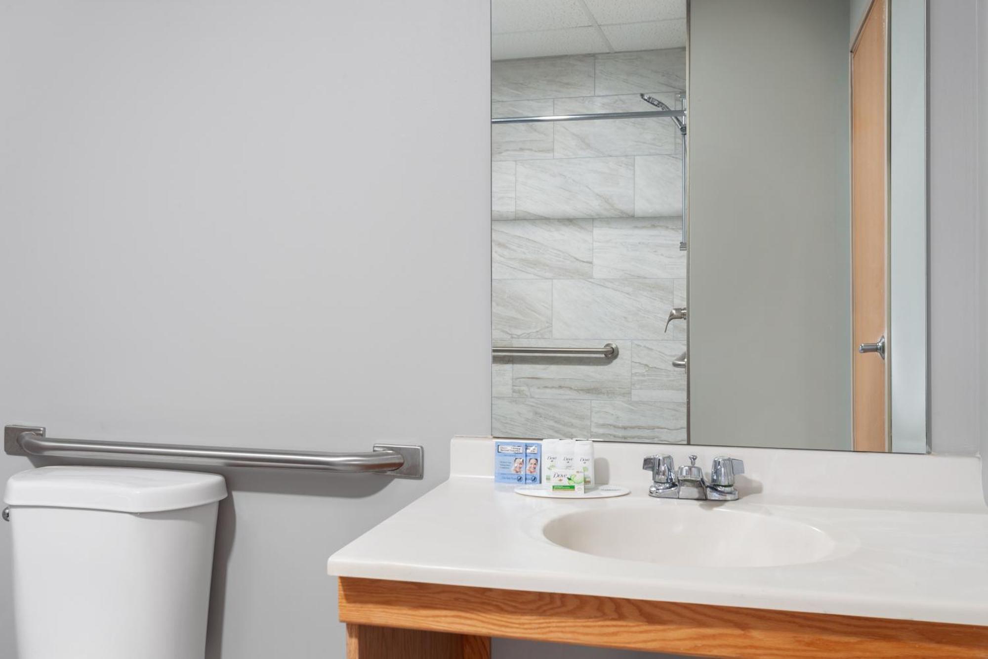 Americinn By Wyndham Eagle River Downtown מראה חיצוני תמונה